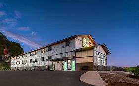 Super 8 By Wyndham Winona Mn